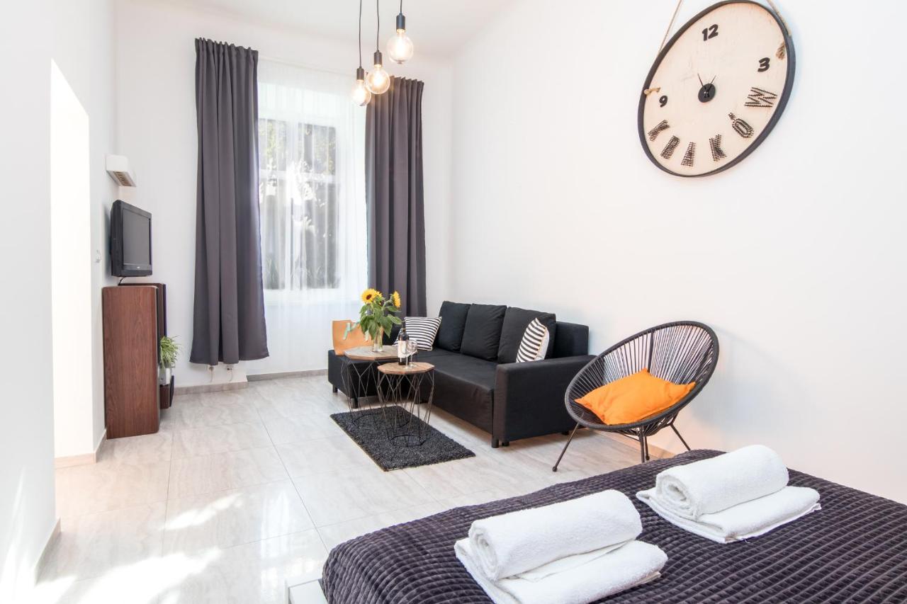 Cracow Best Location Apartment With Garden By Cozyplace คราคูฟ ภายนอก รูปภาพ