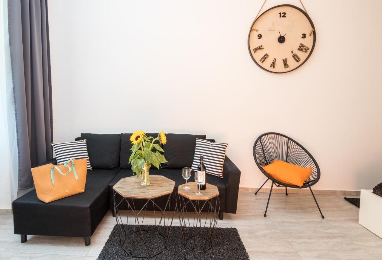 Cracow Best Location Apartment With Garden By Cozyplace คราคูฟ ภายนอก รูปภาพ